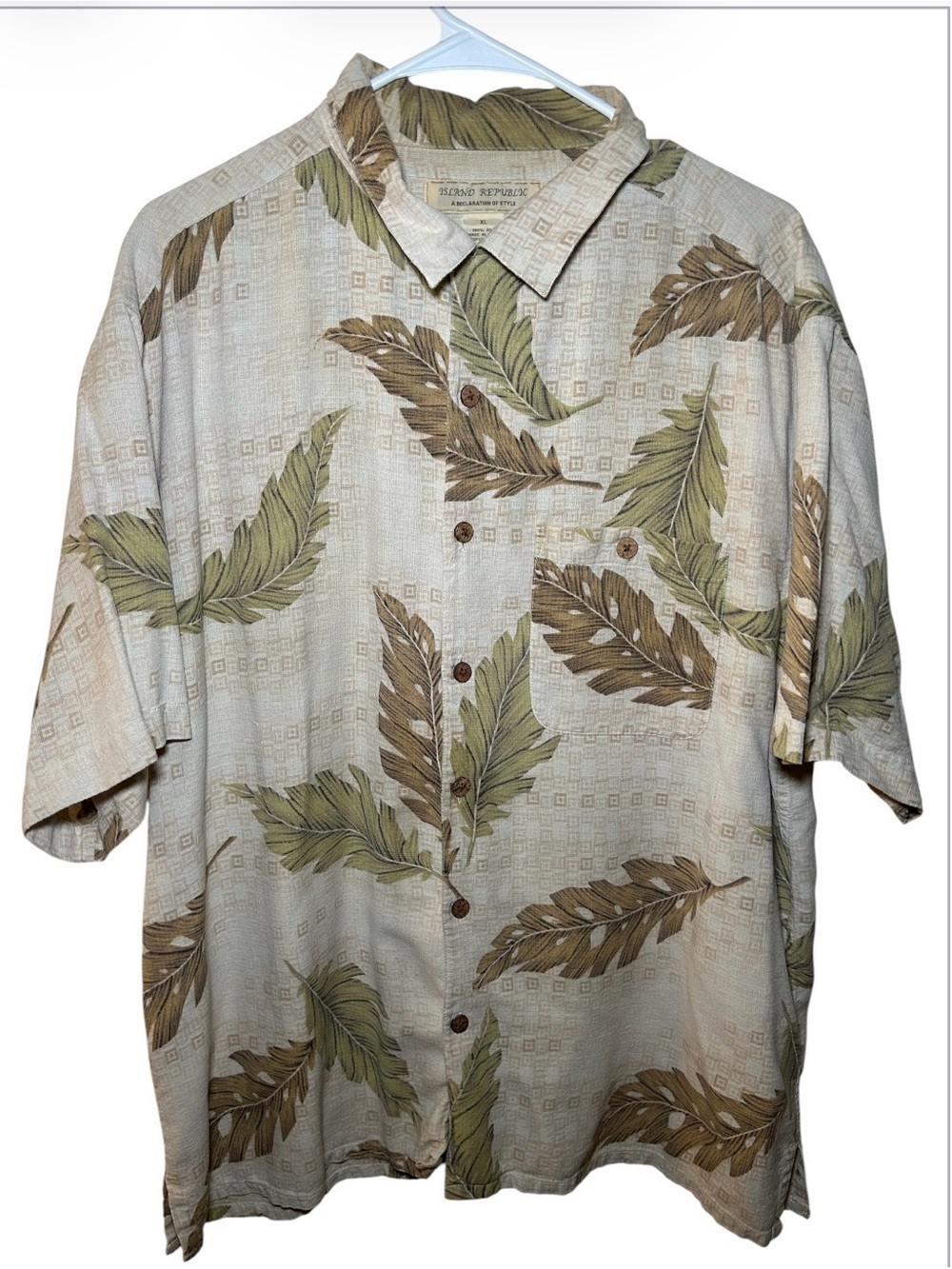 Island Republic Men’s Short-Sleeve Leaf Print Shirt Beige/Olive 100% Silk Beach